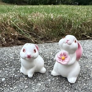Vintage Avon 1983 Porcelain Bunny Salt and Pepper Shaker